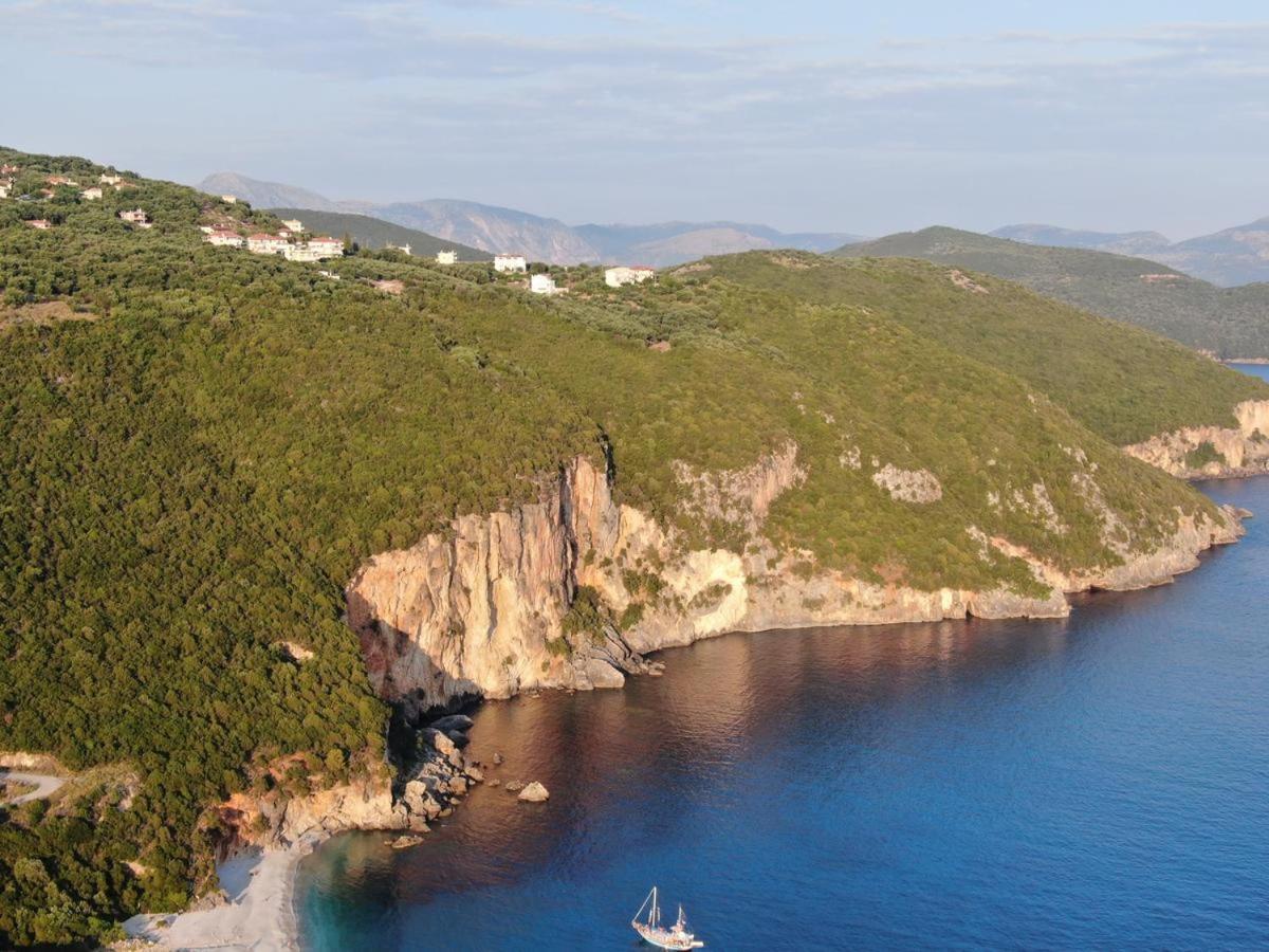 Dolphin Apartment Parga